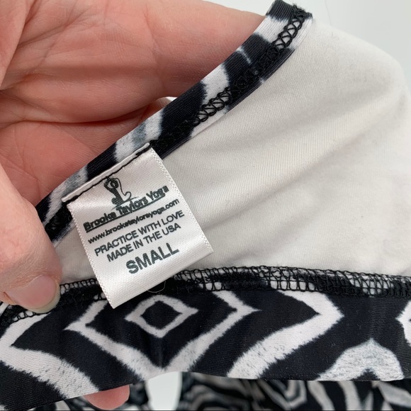 Brooke Taylor Black and White T Back Sports Bra S - Picture 3 of 3